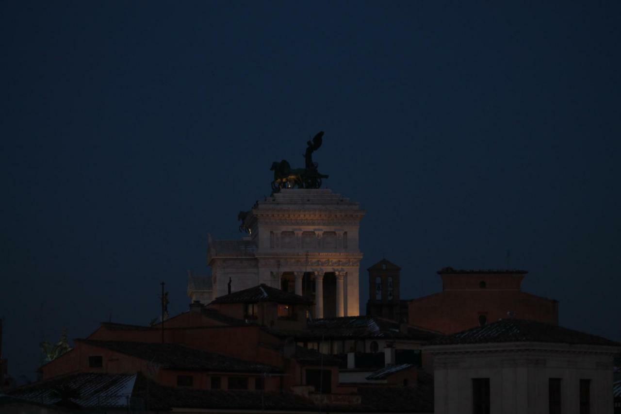 Bb Il Re Alla Reginella Guest House Roma Exterior foto